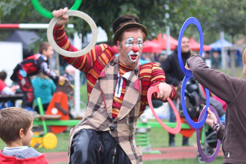 spectacles cirque deambulatoires, festivals